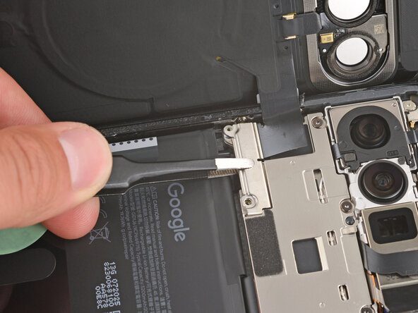 Google Pixel 10 Pro XL USB‑C Board Replacement: 13 단계, 이미지 2개 중 1개