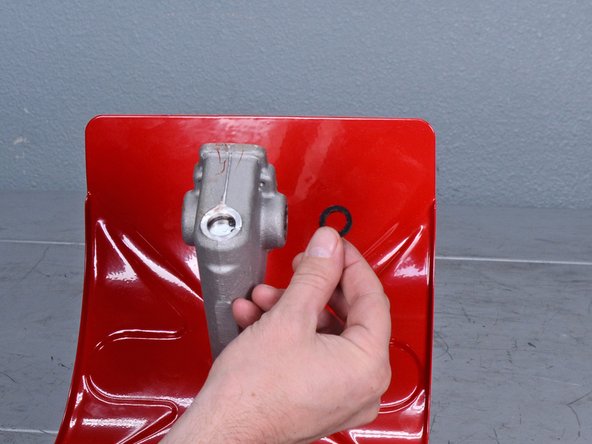 Mantis Tiller 7940 (2017) Tine Shaft Roller Bearings Replacement, Remove the right-hand tine shaft roller bearing: crwdns2935265:021crwdnd2935265:03crwdnd2935265:03crwdne2935265:0