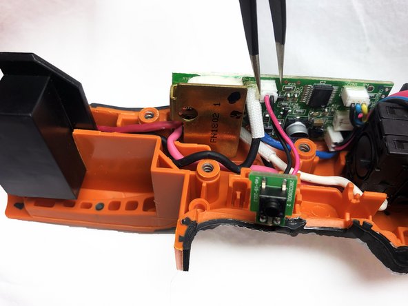 Ridgid JobMax R8620 Series E LED Grip Light Switch Replacement: crwdns2935265:04crwdnd2935265:02crwdnd2935265:02crwdne2935265:0