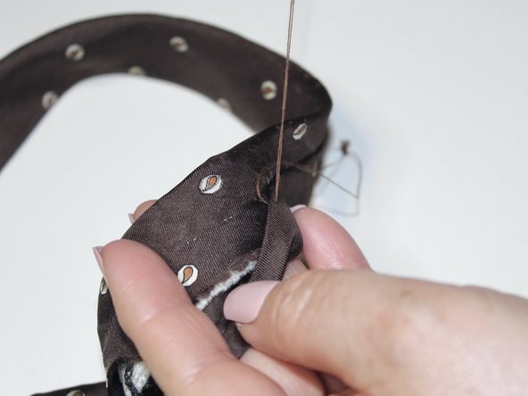 How to Fix a Ripped Necktie Seam: crwdns2935265:06crwdnd2935265:02crwdnd2935265:03crwdne2935265:0