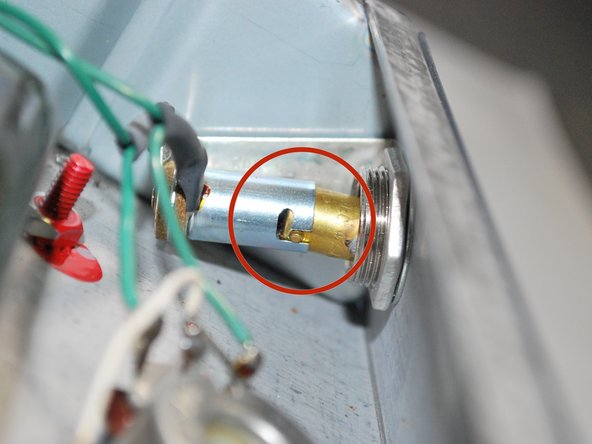 Fender 65 Twin Reverb Light Bulb Replacement: crwdns2935265:04crwdnd2935265:02crwdnd2935265:02crwdne2935265:0