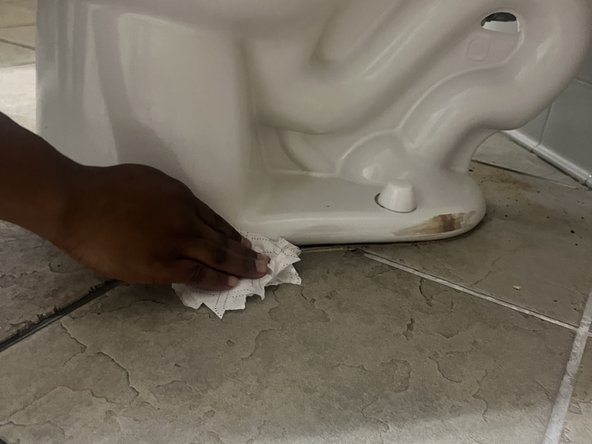 How to Recaulk a Toilet: crwdns2935265:04crwdnd2935265:03crwdnd2935265:03crwdne2935265:0