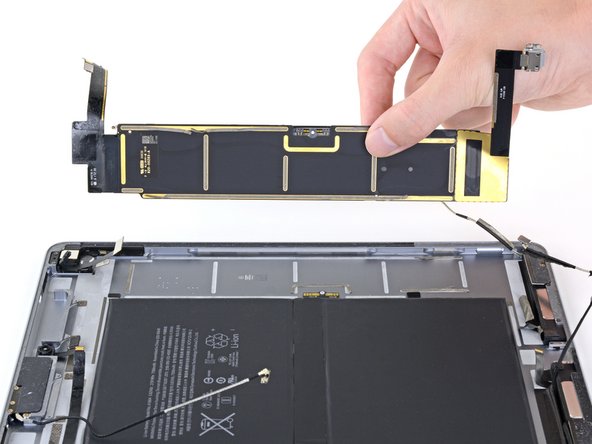 iPad Pro 9.7" Battery Replacement, Remove the logic board: step 98, image 3 of 3