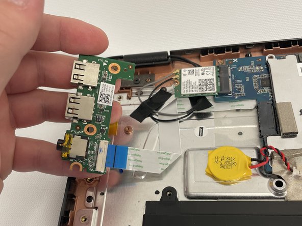 Lenovo 300e Chromebook USB and Charging Ports Replacement: stap 0, afbeelding 2 van 3
