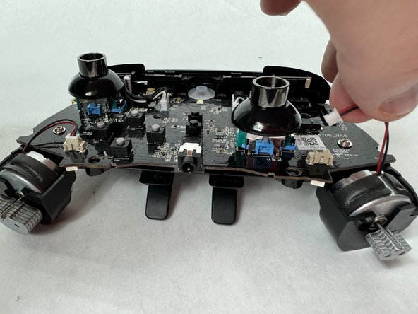 Razer Wolverine V2 Chroma RZ06-0401 Vibration Motors Replacement: crwdns2935265:07crwdnd2935265:03crwdnd2935265:03crwdne2935265:0