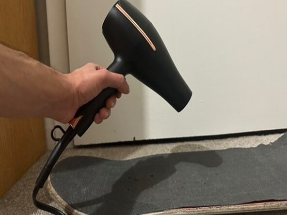 How to Repair a Waterlogged Skateboard: crwdns2935265:02crwdnd2935265:02crwdnd2935265:02crwdne2935265:0