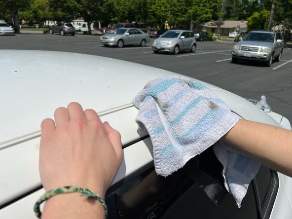 2007-2011 Toyota Yaris Drip Rail Replacement: crwdns2935265:03crwdnd2935265:02crwdnd2935265:03crwdne2935265:0