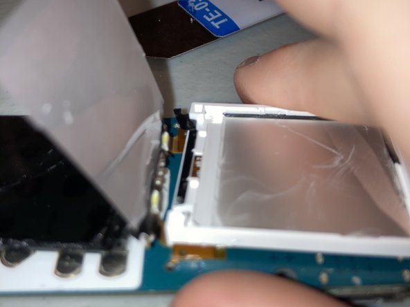 Samsung GT-E1205Q Teardown, Screen: crwdns2935265:06crwdnd2935265:03crwdnd2935265:03crwdne2935265:0