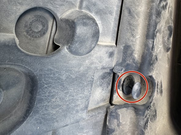 2020 Ford F150 3.5L Cold Air Intake Replacement: Schritt 2, Bild 2 von 3