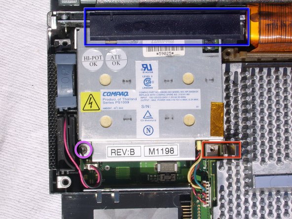 Disassembling the Compaq Armada 7800: crwdns2935265:017crwdnd2935265:01crwdnd2935265:02crwdne2935265:0