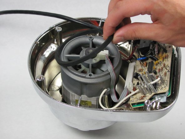 KitchenAid KSB5CR Motor Replacement, Removing the Fan Chassis Part 1: crwdns2935265:03crwdnd2935265:02crwdnd2935265:03crwdne2935265:0