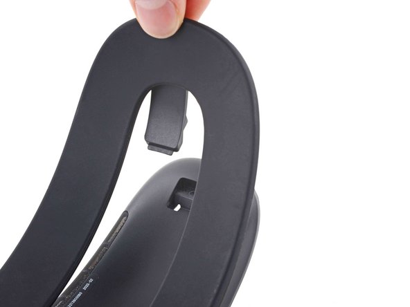 HTC Vive XR Elite Rear Padding Replacement, Unclip the rear padding: crwdns2935265:08crwdnd2935265:03crwdnd2935265:03crwdne2935265:0