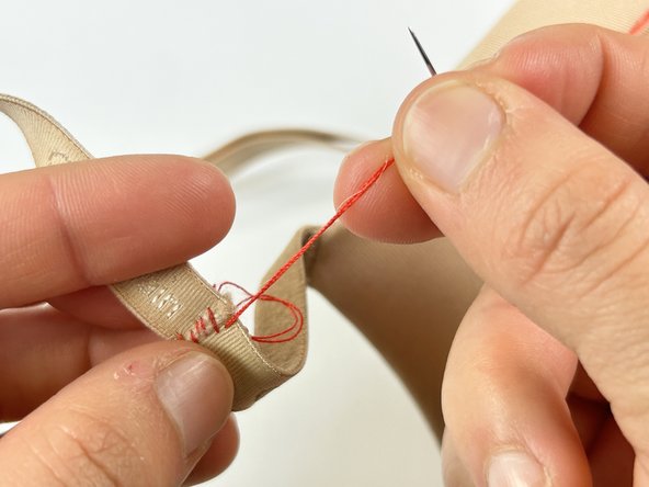 How to Repair a Torn Bra Strap: crwdns2935265:05crwdnd2935265:03crwdnd2935265:03crwdne2935265:0