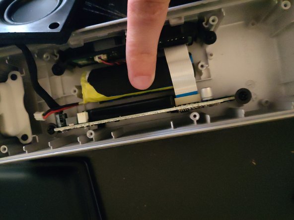 Creative MUVO 2 Battery Replacement, prepare and install new battery: crwdns2935265:07crwdnd2935265:03crwdnd2935265:03crwdne2935265:0