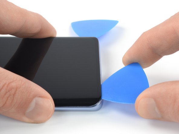 Xiaomi 12 Screen Replacement, Slice the bottom edge adhesive: crwdns2935265:028crwdnd2935265:02crwdnd2935265:02crwdne2935265:0