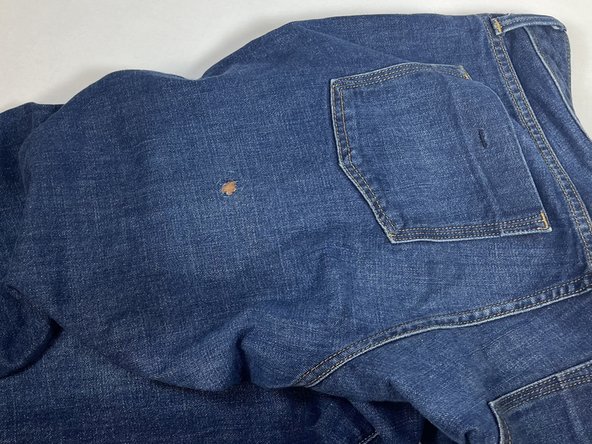 How to Patch a Hole in Jeans with Wool: crwdns2935265:06crwdnd2935265:03crwdnd2935265:03crwdne2935265:0