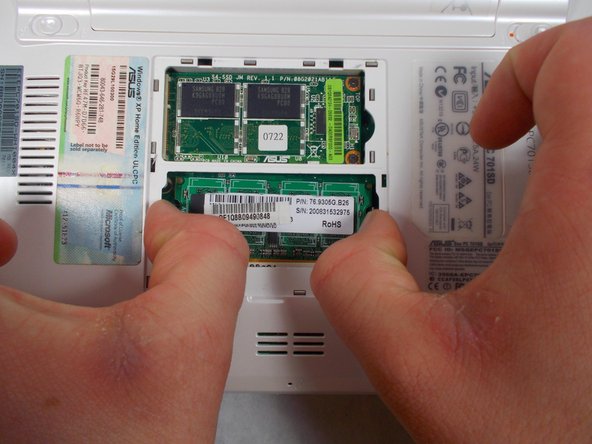 ASUS EEE PC701SD-WHI004X RAM Replacement: crwdns2935265:04crwdnd2935265:02crwdnd2935265:03crwdne2935265:0