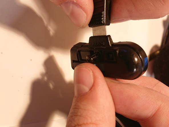 Koss Porta Pro Speaker Holder Replacement, Assemble hoop holder: crwdns2935265:05crwdnd2935265:02crwdnd2935265:03crwdne2935265:0