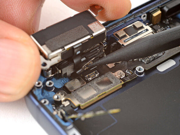 iPhone 17 Pro Max Taptic Engine Replacement: step 35, image 2 of 2