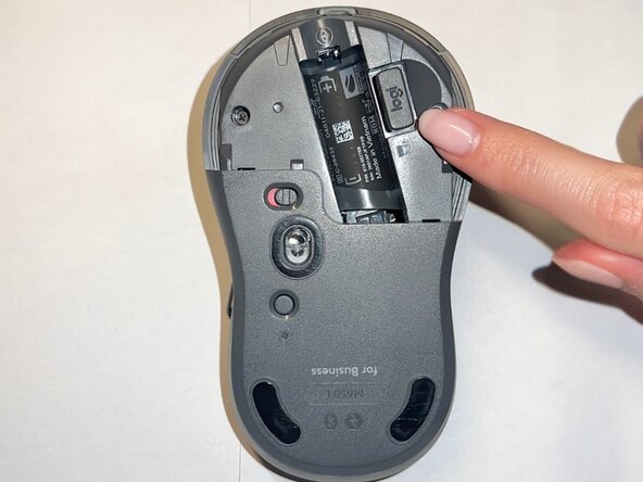 Logitech Signature M650 L Scroll Wheel Assembly Replacement: step 3, image 1 of 2