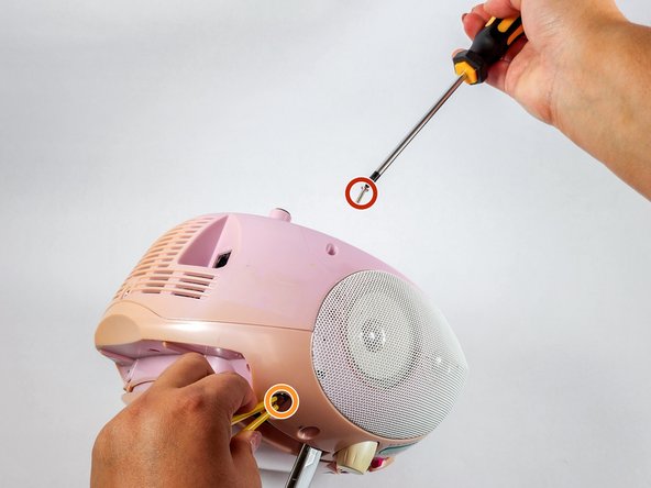 Mattel Barbie Boombox BE-466 Antenna Replacement: шаг 4, изображение 2 из 3