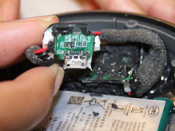 JBL Clip 3 Micro-USB Charging Port Replacement: step 8, image 2 of 3