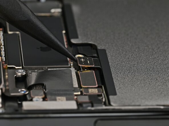 iPhone Air Back Glass Replacement, Disconnect the battery: crwdns2935265:018crwdnd2935265:02crwdnd2935265:02crwdne2935265:0