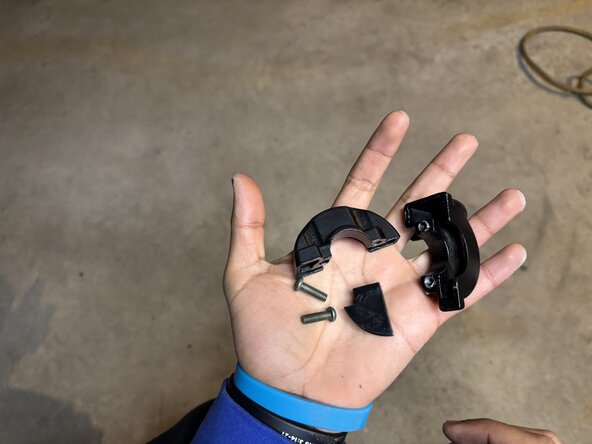 Coleman CT200U-AB Mini Bike Throttle Assembly Replacement, Throttle assembly Part 1: crwdns2935265:06crwdnd2935265:03crwdnd2935265:03crwdne2935265:0