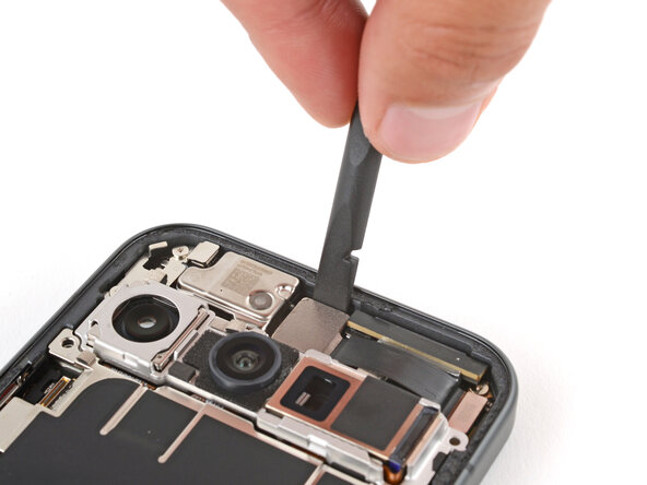 Google Pixel 10 Front Camera Replacement, Remove the front camera: step 19, image 1 of 3