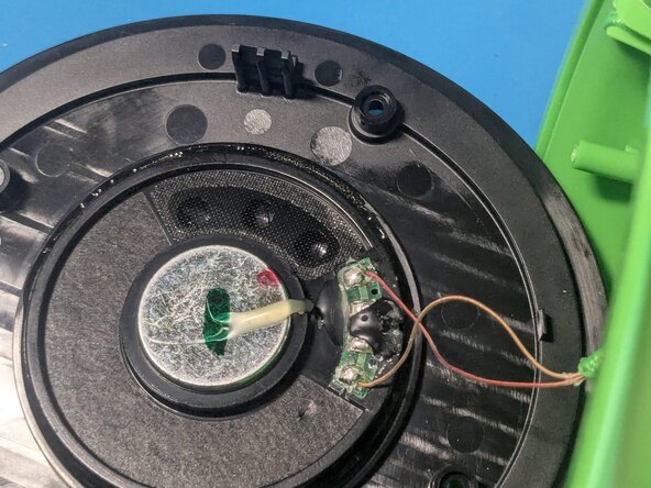 Razer Kraken (Kraken TE) Headband Replacement, Prepare to desolder: crwdns2935265:03crwdnd2935265:02crwdnd2935265:02crwdne2935265:0