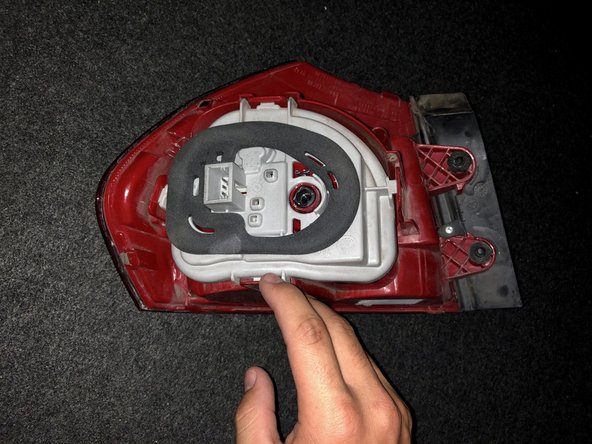 2013 Volkswagen Passat Rear Blinker Light Replacement: crwdns2935265:06crwdnd2935265:02crwdnd2935265:03crwdne2935265:0