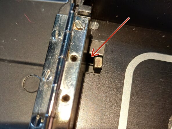 Disassembling Konica Compact 8 Filmdoor, Preperation: шаг 2, изображение 2 из 2