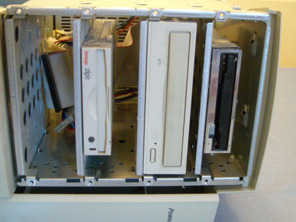 Power Macintosh 8600(250) Teardown: crwdns2935265:010crwdnd2935265:03crwdnd2935265:03crwdne2935265:0