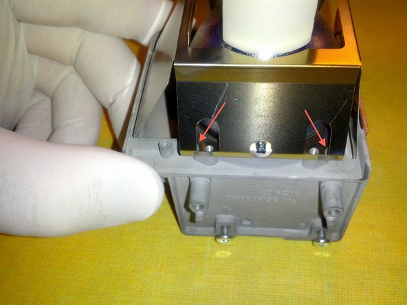 Mitsubishi VLT-HC3800LP Bulb Replacement: crwdns2935265:05crwdnd2935265:02crwdnd2935265:03crwdne2935265:0