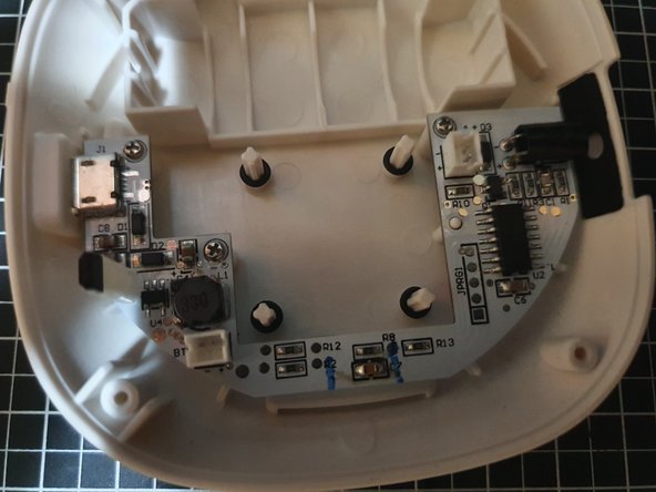 MUJI Portable Aroma Diffuser Disassembly, 내부 분해: crwdns2935265:05crwdnd2935265:03crwdnd2935265:03crwdne2935265:0