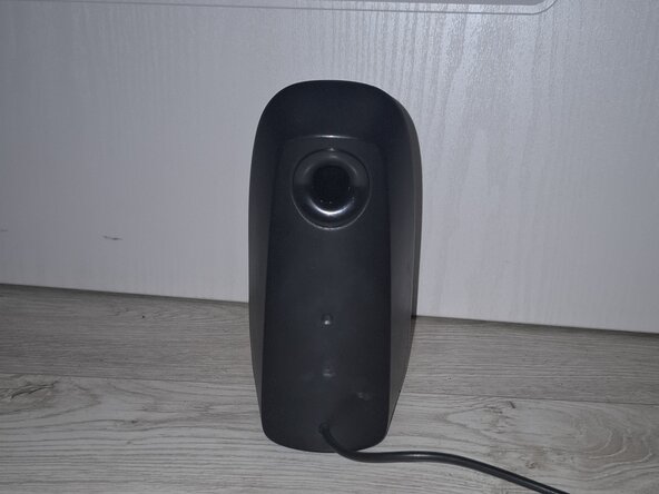 Disassembling Logitech Z506 Rear Satellite speaker, Logitech Z506 rear speaker disassembly: crwdns2935265:01crwdnd2935265:03crwdnd2935265:03crwdne2935265:0