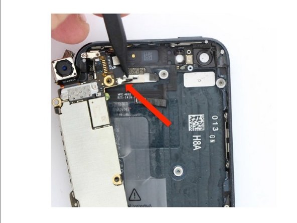 iPhone 5 Dock Connector Replacement FR, Logic Board screws: crwdns2935265:012crwdnd2935265:03crwdnd2935265:03crwdne2935265:0