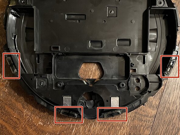 iRobot Roomba 581 Teardown, Cliff Sensors and Bump Switches: crwdns2935265:017crwdnd2935265:01crwdnd2935265:02crwdne2935265:0