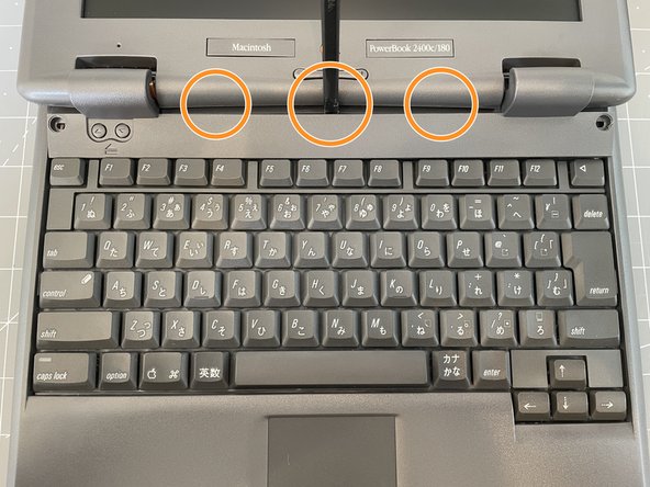 PowerBook 2400c Disassembly, Remove the top plate: passo 3, immagine 2 di 2