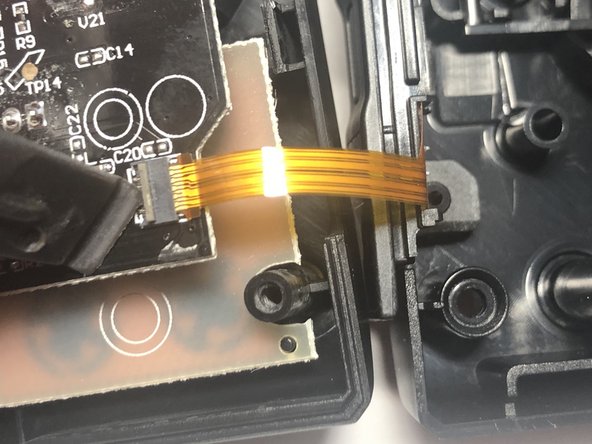 Right Controller, Disconnect ribbon cable: crwdns2935265:03crwdnd2935265:02crwdnd2935265:03crwdne2935265:0