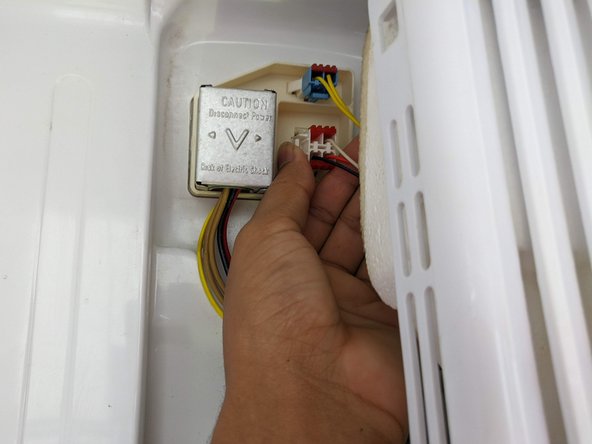 Samsung Refrigerator Evaporator Drain Clip Replacement: crwdns2935265:04crwdnd2935265:02crwdnd2935265:03crwdne2935265:0