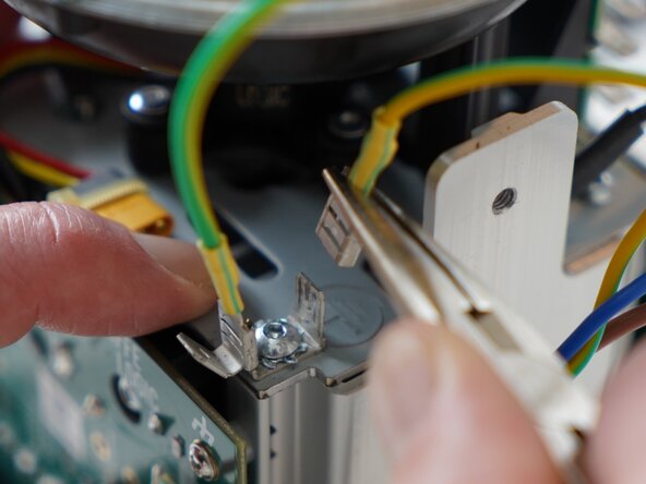 Kaffelogic Nano 7/LINK (D-P Serial) Stack Replacement, Remove the earth tab: crwdns2935265:013crwdnd2935265:03crwdnd2935265:03crwdne2935265:0