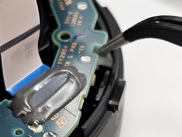 Sony WH-1000XM5 3.5mm Jack Replacement / Debris Removal, Removing the Daughter Board: crwdns2935265:08crwdnd2935265:02crwdnd2935265:03crwdne2935265:0