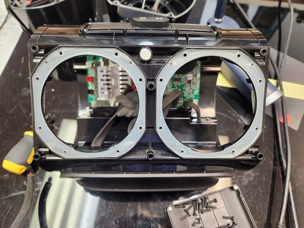 JBL Boombox Battery Replacement, Remove the Gaskets: crwdns2935265:013crwdnd2935265:02crwdnd2935265:02crwdne2935265:0