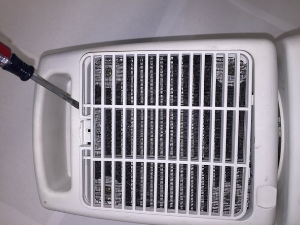 Essential Home HC-409 Teardown, Removed filter cover on the back of the heater: crwdns2935265:03crwdnd2935265:03crwdnd2935265:03crwdne2935265:0