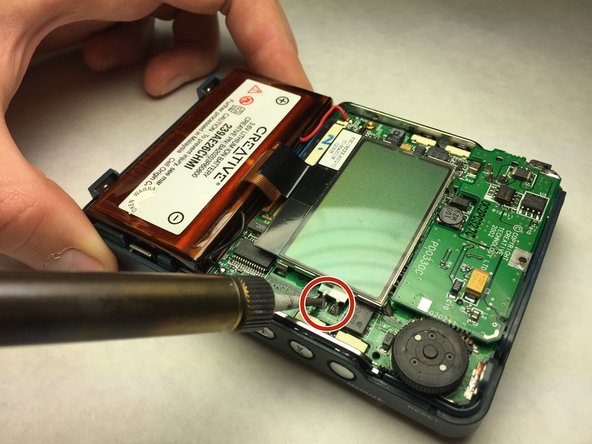 Creative Nomad Jukebox Zen Display Screen Replacement: шаг 6, изображение 2 из 2