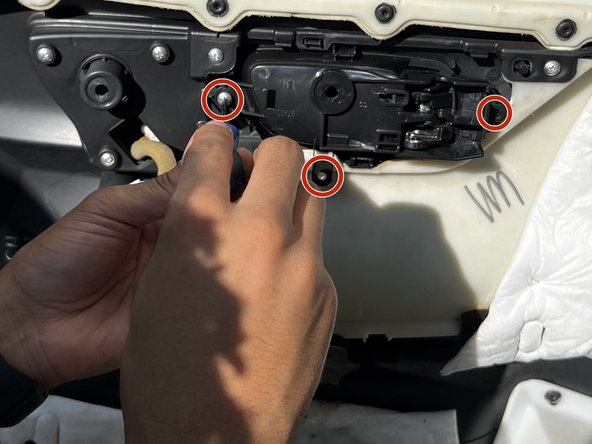 2013 Nissan Altima Interior Door Handle Replacement: crwdns2935265:08crwdnd2935265:02crwdnd2935265:02crwdne2935265:0