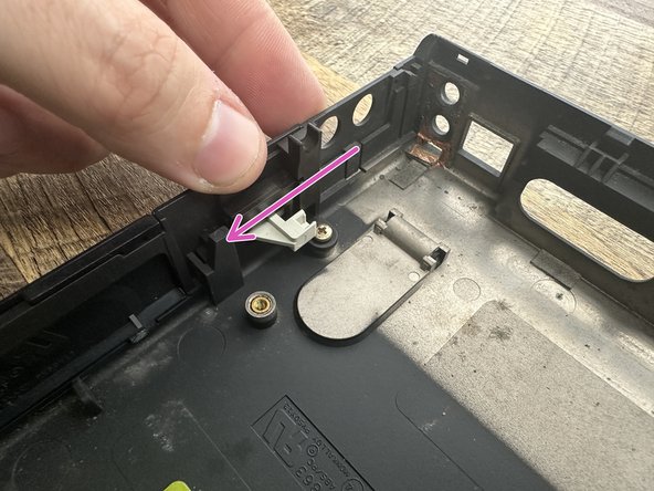 IBM ThinkPad 360P/PE Disassembly, Remove the Main Board: 13 단계, 이미지 3개 중 3개