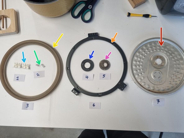 Midea FC307B Rice Cooker Teardown, Unriviting the lid interior: crwdns2935265:012crwdnd2935265:02crwdnd2935265:03crwdne2935265:0