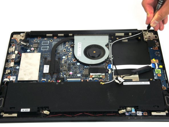 Asus VivoBook Q302LA-BHI3T09 Display Replacement: crwdns2935265:07crwdnd2935265:02crwdnd2935265:03crwdne2935265:0